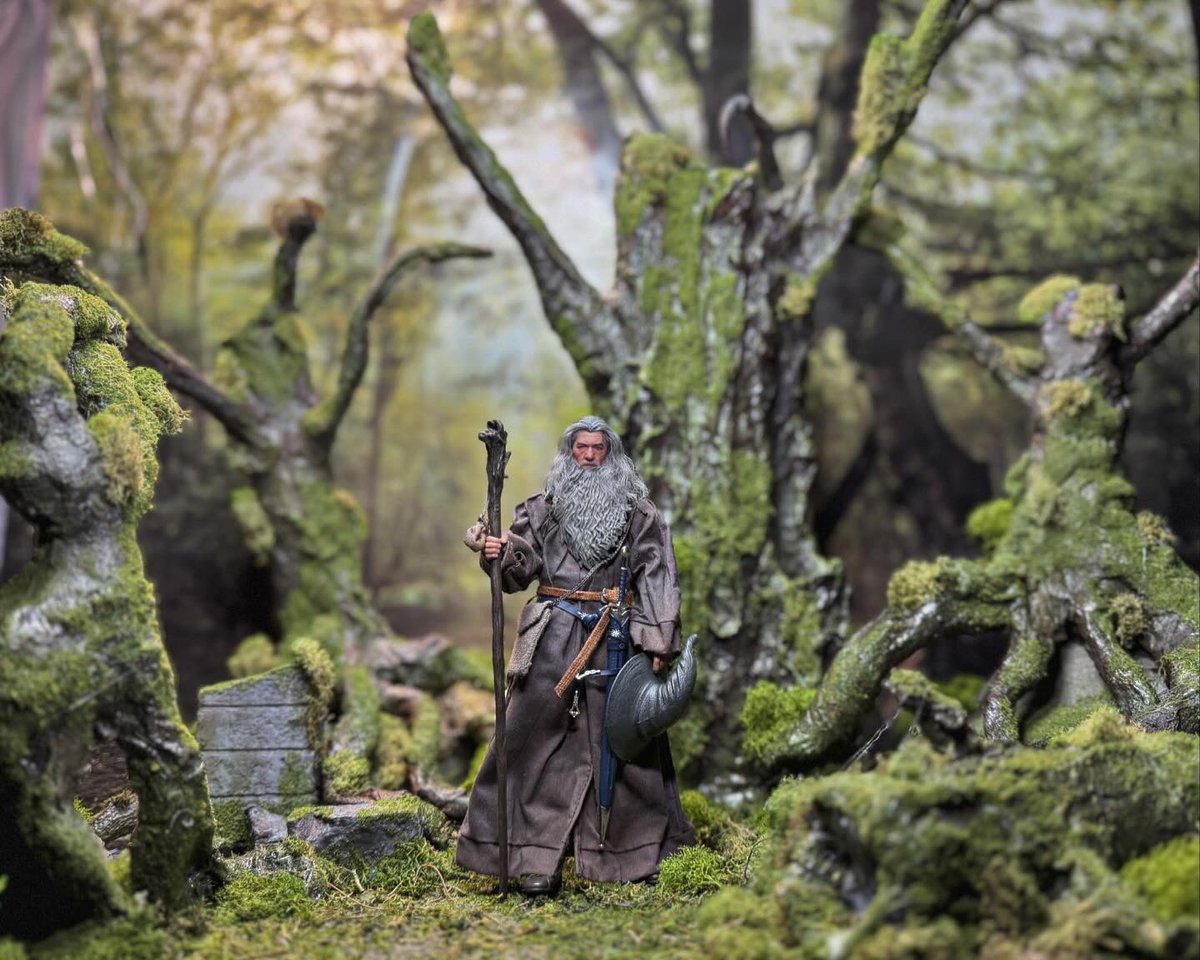 brandonrflores's tweet photo. HALCION WERKZ :1/12 LOTR PROJEKT: “What’s troubling you Frodo?” #LOTR #Hellcatstudio https://t.co/R7QSGkSjye