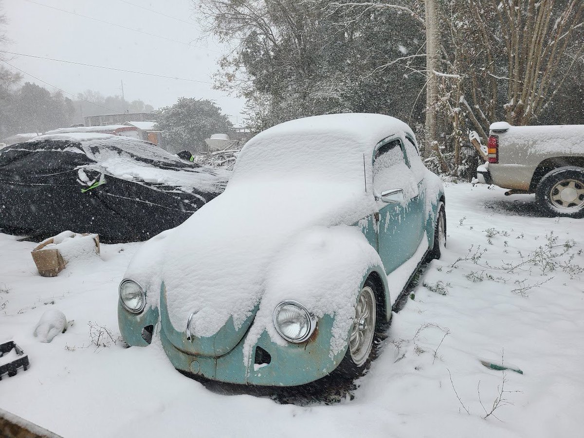 Writer lives where it doesn't snow, ever. Some strange place called Alabama near some sort of Gulf Coast. Today he's getting a taste of life in Skyrim. We call this a warm day.