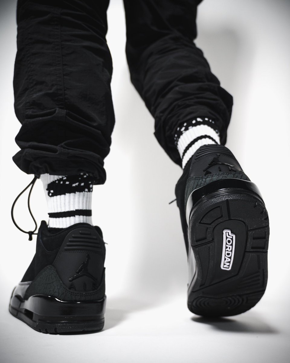 Dolovision's tweet photo. Are we feeling the 2025 #BlackCat3 ? 

//

#Jordan3 # JordanTalk https://t.co/9Bv9CchszO