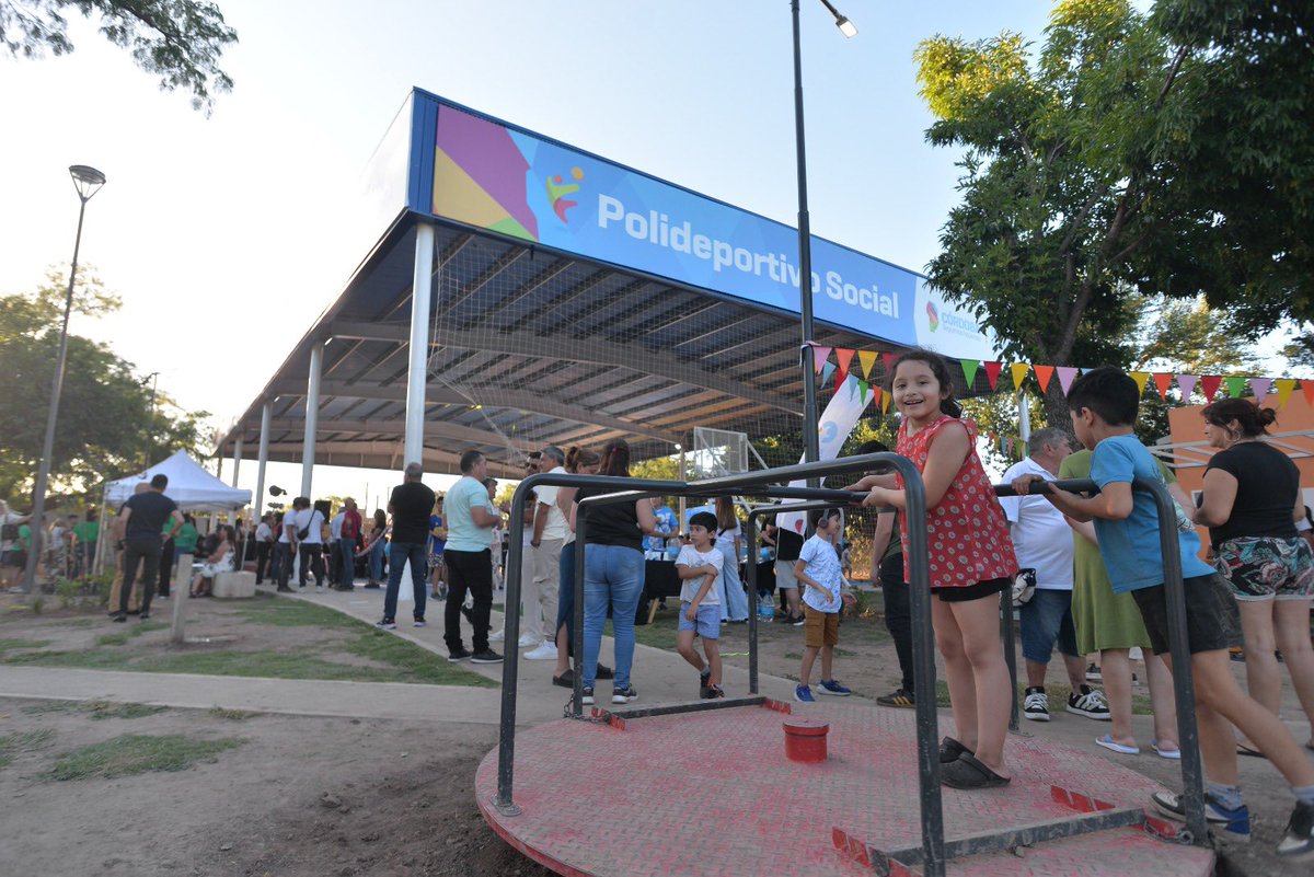 Dean_Rodrigo's tweet photo. Junto al gobernador @MartinLlaryora y toda la comunidad dejamos inaugurado el Polideportivo Social n°60. Donde además de encontrar un espacio de encuentro, es un lugar de oportunidades para que grandes y chicos desarrollen todo su potencial🤩 https://t.co/HYpWVebzpr