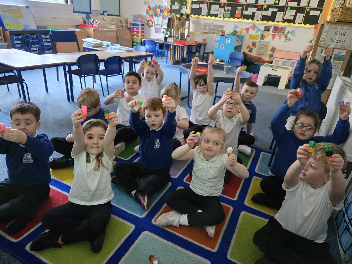 MrsMcGuireAnto's tweet photo. We learned to make bonds to 5 and 10 today using cubes, numicon and magnetic numbers. #antonumeracy. https://t.co/9WkIW9PDQU