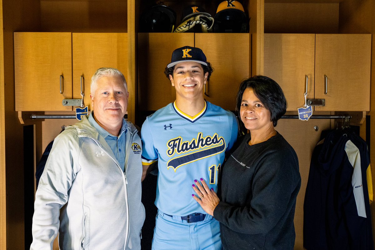 ianjcain's tweet photo. Official visit ⚡️ https://t.co/V116XBekNf