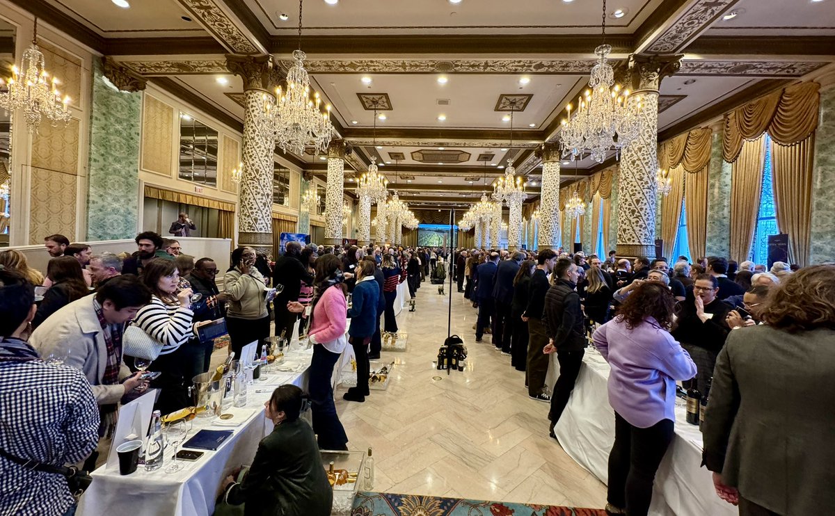 3 Wine Guys tweet media