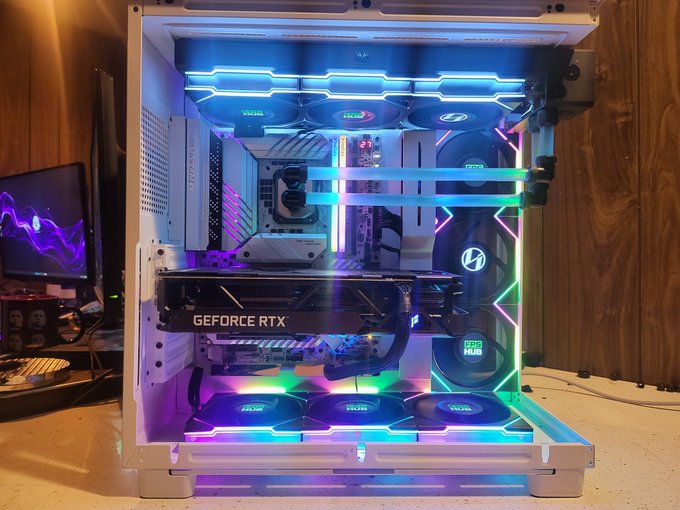 PrayFPSHub's tweet image. This PC is nuts
14900ks, 6ghz all P-cores, direct die, 8000mhz c36 on the ram, 4090
clip is 1440p native res, no frame gen no tricks🚫