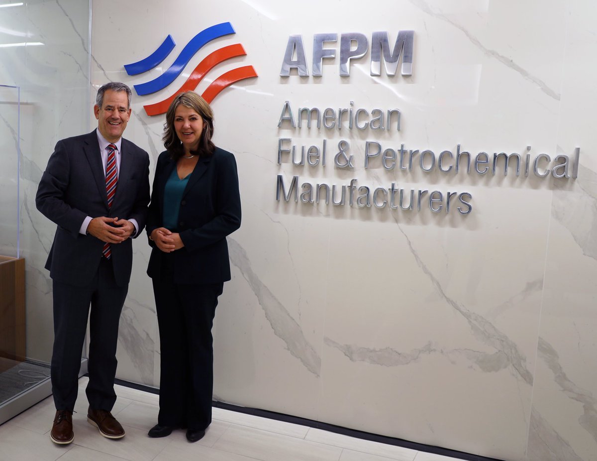 Danielle Smith tweet media