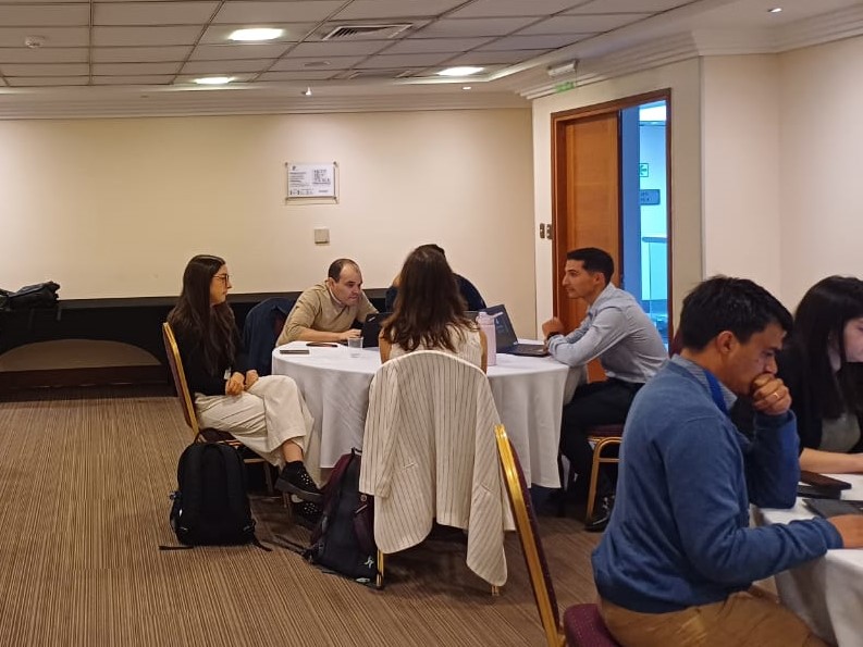 Ultraport_Chile's tweet image. ¡Un paso más hacia la excelencia! Recientemente llevamos a cabo una jornada clave para coordinar las actividades del Plan de Excelencia (HSE), con el objetivo de fortalecer nuestras metas en seguridad, sostenibilidad y desarrollo organizacional. 
#ExcelenciaHSE