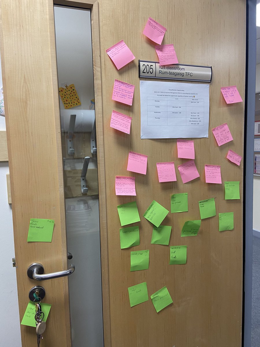 Miss Mackay tweet media