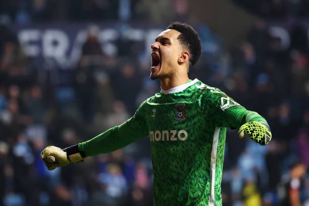 🔥 | Best keeper in the <a href="/SkyBetChamp/">Sky Bet Championship</a> currently!!! Retweet if you agree #PUSB