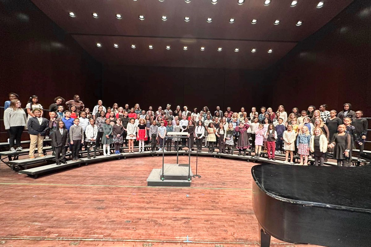 nnschools's tweet image. More than 600 talented NNPS students took center stage at this year&apos;s All City Music Festival, held at the Ferguson Center for the Arts at CNU. We are #NNPSProud of their hard work and amazing performances! 👏 🎶

👉 Learn more: bit.ly/40FUg3U @NNPSArts