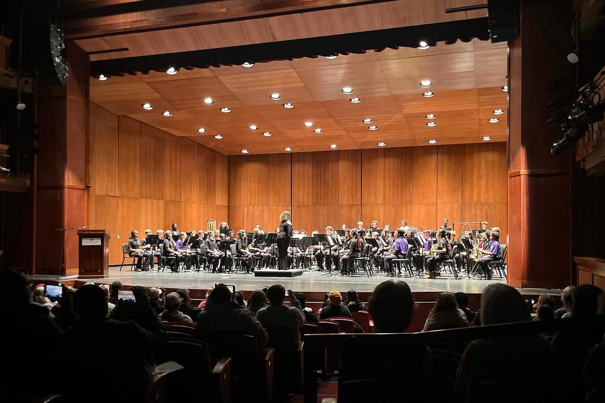 nnschools's tweet image. More than 600 talented NNPS students took center stage at this year&apos;s All City Music Festival, held at the Ferguson Center for the Arts at CNU. We are #NNPSProud of their hard work and amazing performances! 👏 🎶

👉 Learn more: bit.ly/40FUg3U @NNPSArts