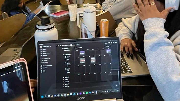 madeleine✶ tweet media