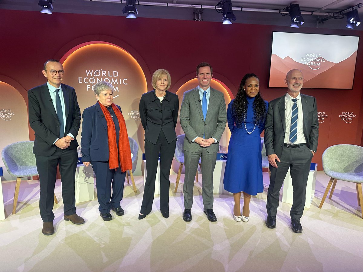 aliciabarcena's tweet photo. In the @wef #WEF2025 panel "Industrial Decarbonization as a Growth Strategy", I highlighted that governments and enterprises can work together in climate action. Sustainable path is an opportunity not an obstacle. We can achieve green objectives while getting financial success. https://t.co/61nRXUF61D
