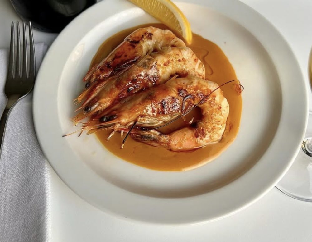 TheArsenalNote's tweet photo. I’m trying to duplicate this dish from #Llewellyn’s restaurant ( London) instagram account.
It’s large shrimp in a “soupe de poisson” sauce.
Simplicity in to fabulousness #Foodporn https://t.co/Tr7WiKipKo
