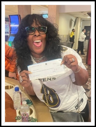 HorseshoeVegas's tweet photo. A legendary WIN to start the new year! Congrats to Tiffani W. on hitting the Royal Flush Mega Jackpot for $279,376. 🤩 

21+Gambling Problem? Call 1-800-GAMBLER https://t.co/bsLXhl034z