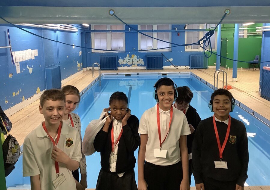 Blue class is taking part in swimming🏊‍♂️ sessions at Broughton Primary School for a few weeks!🏊‍♀️ Everybody is doing really well and having lots of fun. 😃