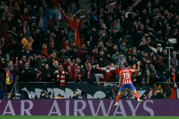 chuertahl's tweet photo. Esta foto es histórica. No es facil ser del Atleti, pero es precioso.

NUNCA DEJES DE CREER ❤️ https://t.co/BOYqonnLPc