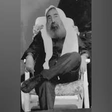 Saudis2018's tweet photo. سئل الشيخ ياسين لماذا وضعت رجلاً على رجل في هذه الصورة، قال:
" لأن الذي صورني هو السّجان اليهــ.ودي فأردت أن أظهر أمامه العزة والقوة حتى لا يستغل الصورة في ترويج ضعف حالنا". https://t.co/Fd33LlQqiM