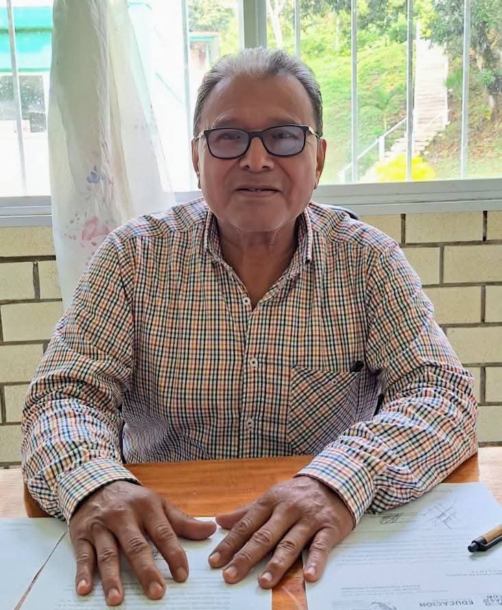 Punto4T's tweet photo. 🔴 El Dr. Manuel Herrera Díaz, líder educativo y orgulloso jalapaneco, destaca por su trayectoria en la educación y la salud pública. Actualmente dirige el Plantel 2 del Cecyte Tabasco en Tapijulapa, donde ha impulsado mejoras para estudiantes y docentes. Su compromiso con la educación y la salud lo posiciona como un aspirante fuerte para representar a Jalapa en 2027.

#Jalapa #Educación #ManuelHerreraDíaz #CecyteTabasco