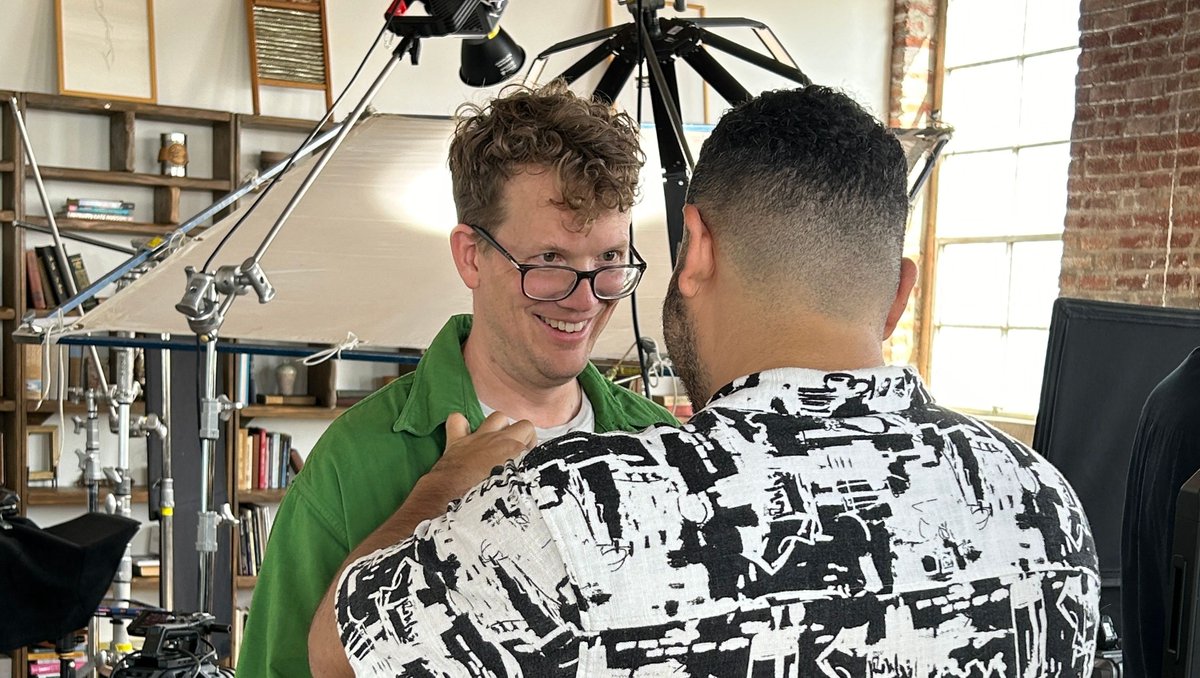 Complexly tweet media