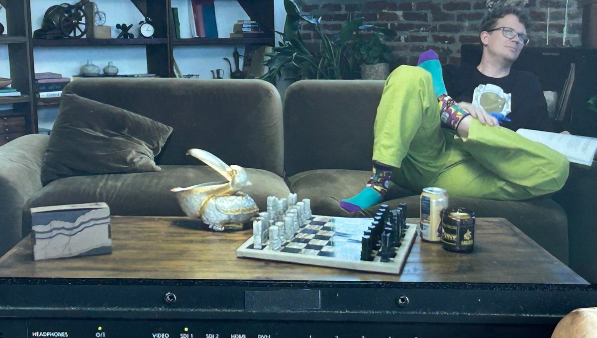 Complexly tweet media