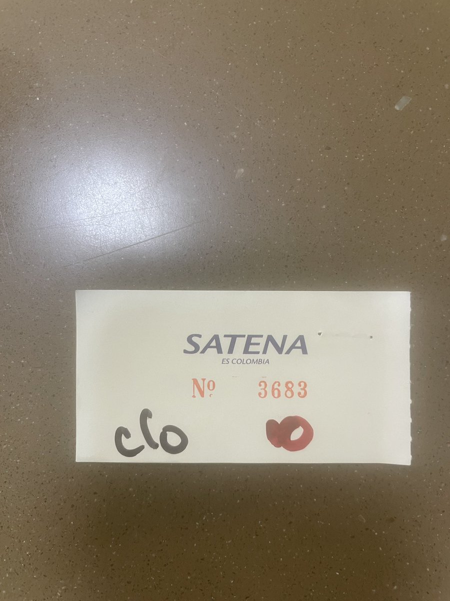diegogarciaes's tweet photo. @Andrescollazosl @AerolineaSatena Me quedé con el tíiquee de retiro de retiro en la mano. Y me dicen que no les importa, que ellos no responden. https://t.co/TrX1eWjtVF