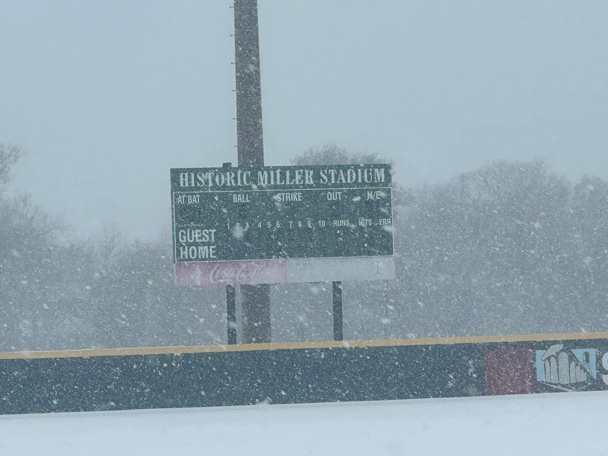 Beautiful Miller Stadium looks a little different today! ❄️☃️💙💚⚾️
-
📸 credit @dylpowel10