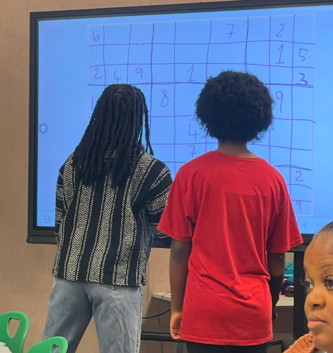 ExponentiaPrime's tweet image. Math circles = collaboration, creativity, and confidence! ✨📚 From solving challenging puzzles to hands-on games, these young problem solvers are redefining what it means to love math. See the joy, focus, and teamwork in action! 🧠❤️ #ExponentiaPrime #MathCircle #MathIsFun