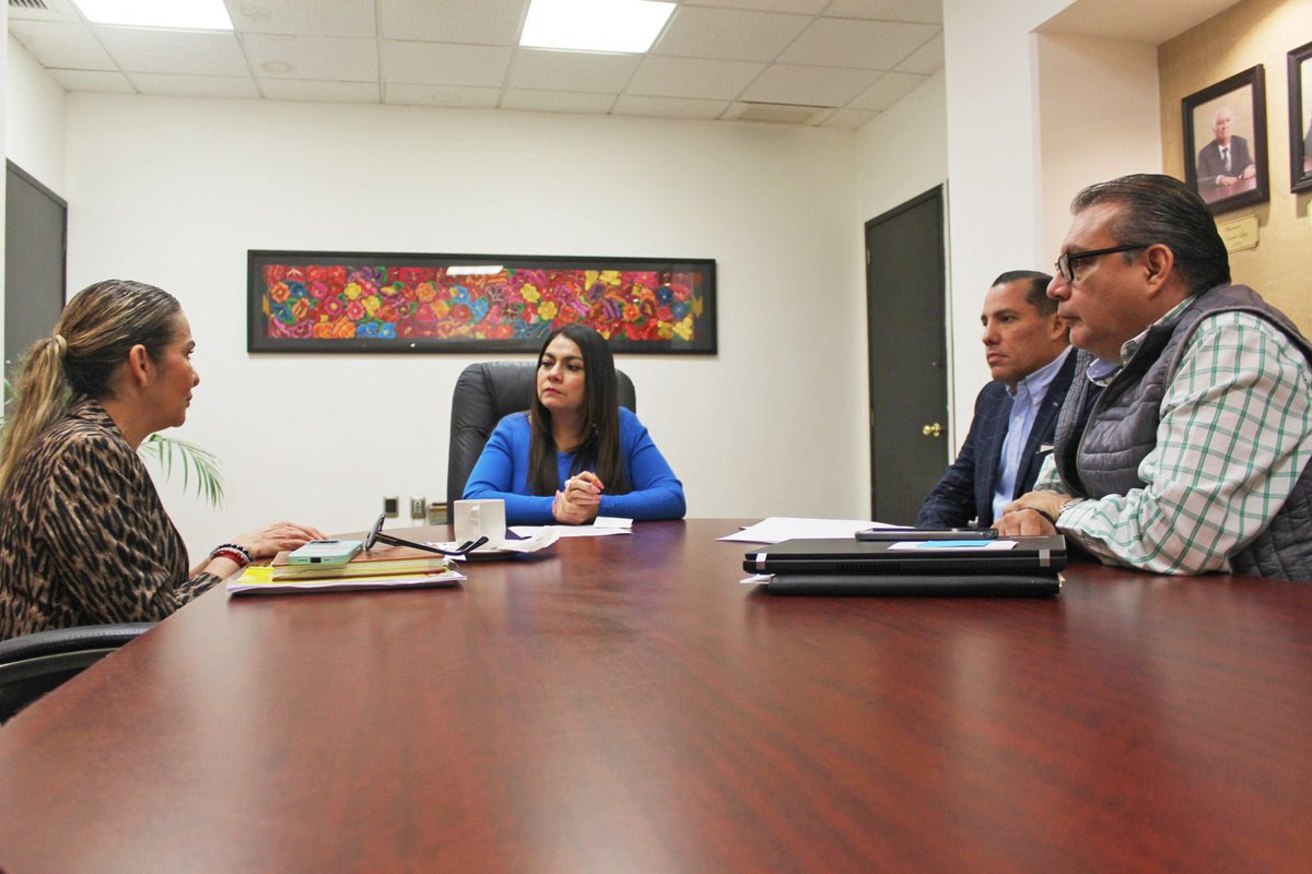 La Mtra. Magali Arellano, Magistrada Presidenta del TEECH, se reunió con la Mtra. Lysette Lameiro, Presidenta del <a href="/IapChiapas/">IAP CHIAPAS</a> , con el objetivo de estructurar y fortalecer un plan de capacitación y profesionalización, para la formación de las y los servidores públicos.