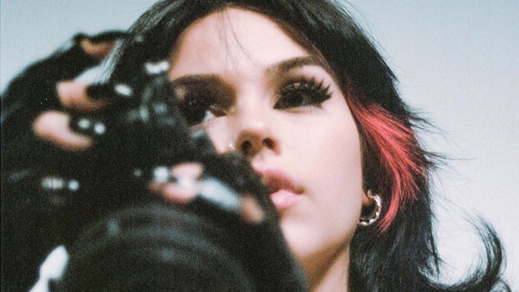 portaleskillah's tweet photo. 4 years of paranoia and this iconic photoshoot<3 https://t.co/oRx4jCfhOE
