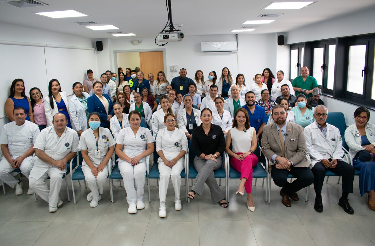 IESS_Manabi's tweet photo. #IESSteInforma | La Coordinación de Prestaciones del Seguro de Salud de Manabí capacitó al personal del Hospital🏥 General Manta sobre la iniciativa Humanizando la Salud que se aplicará en todas las unidades médicas de la provincia. https://t.co/k3iZHpU6wE