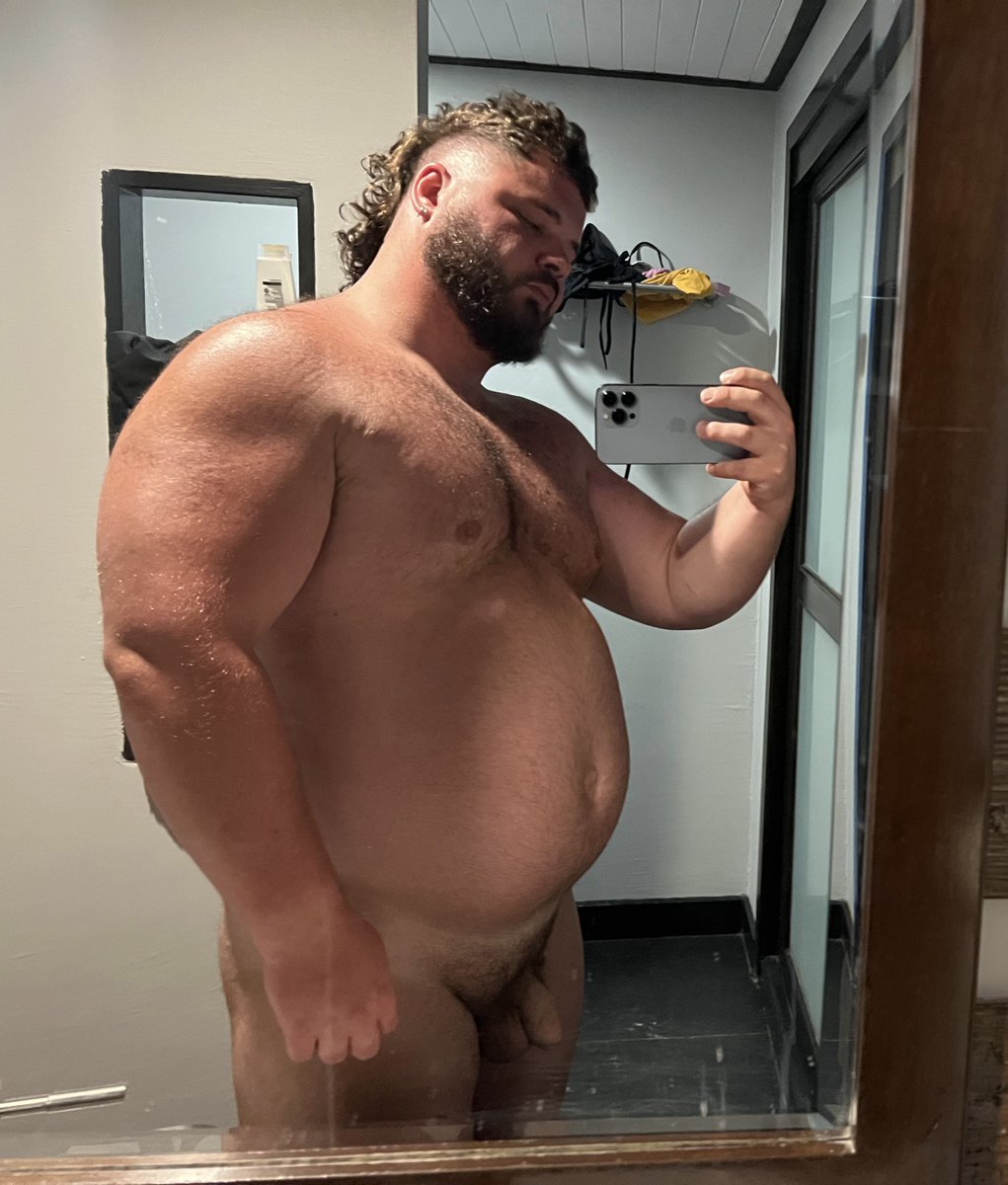 meatyhenri's tweet photo. Need a rub down https://t.co/VNb2h44JkH