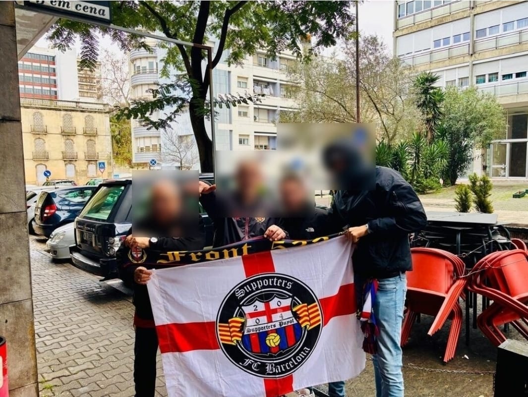 FRONT532oficial's tweet photo. Gran remuntada sota la pluja a Lisboa, partit boig i molt lluitat per l'equip...
Bon viatge de tornada a la nostra gent i a tots els desplaçats.
SOU COLLONUTS!!! 💪
#ForçaBarça
#Supporters
#FCB
#FCBarcelona
#FCBlive
#Antimadridistes
#UCL
#SenseLaGradaNoEnsAgrada https://t.co/PXuXreqwni