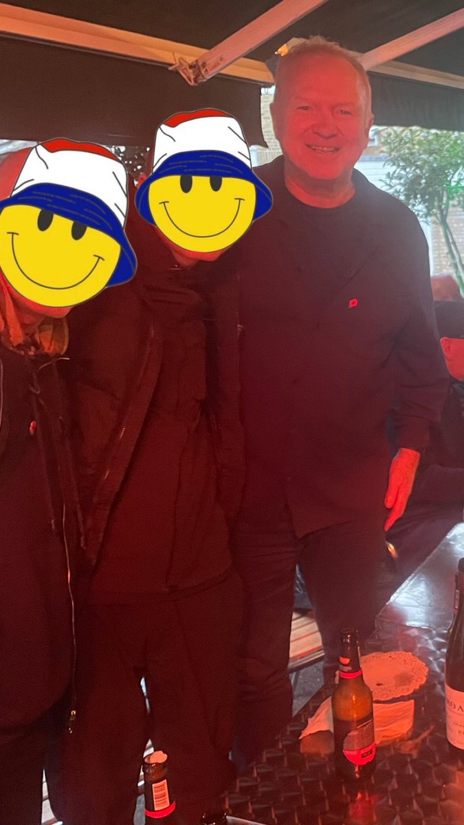 Happy birthday gaffer 🇬🇧 a proper gentleman and a privilege to share a drink and chat with me and my son ❤️