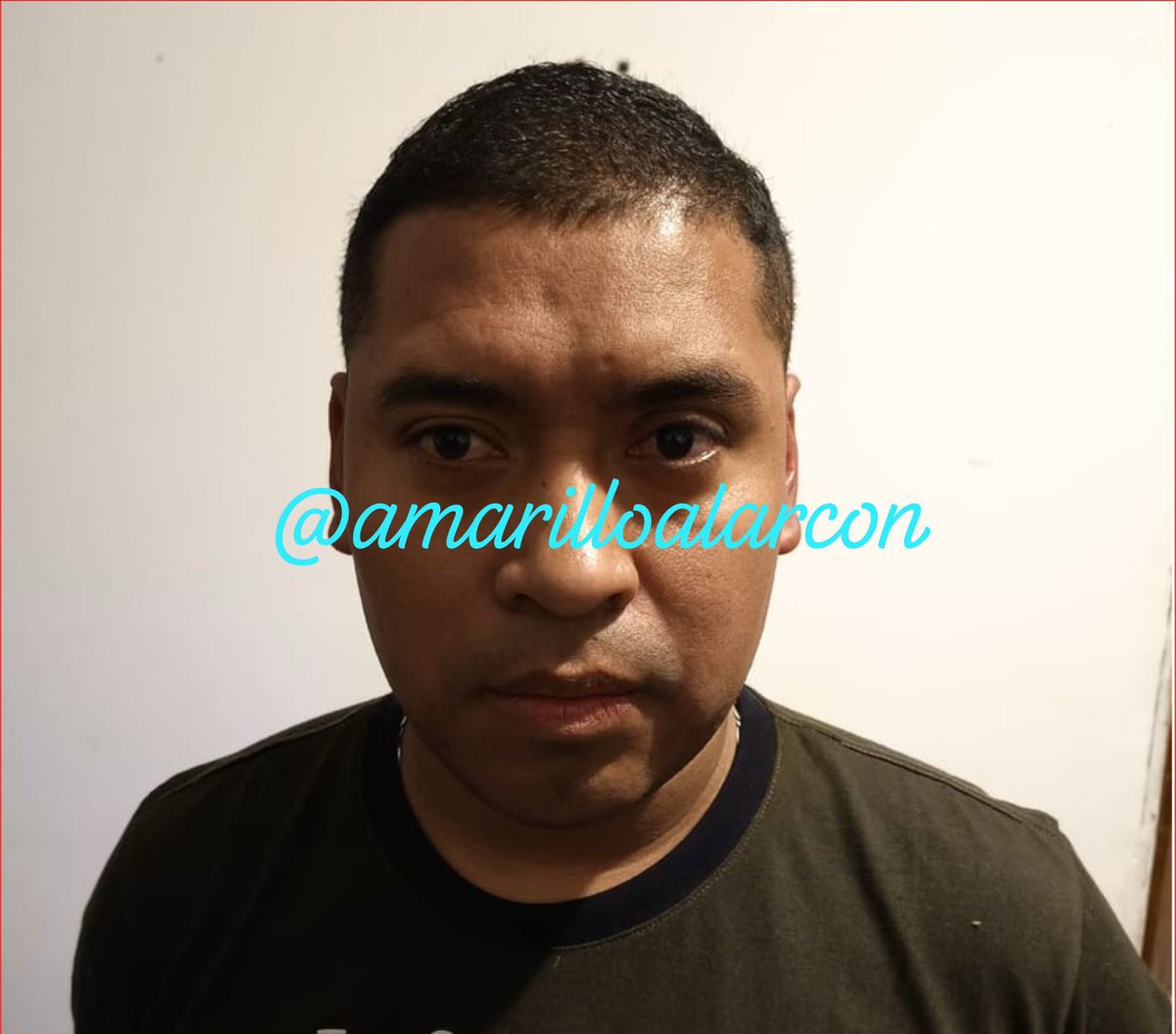 amarilloalarcon's tweet image. #Enterate 
🟢 Capturan en Xochimilco a 
David Cruz 
Hernández El Bombero, relacionado en la desaparición de los 43 normalistas 

Fungía como
 #Halcon p/Guerreros Unidos

**Le aseguraron un arma de fuego y posible metanfetamina y marihuana 
Y es narcomenudistas en #Xochimilco  🟢