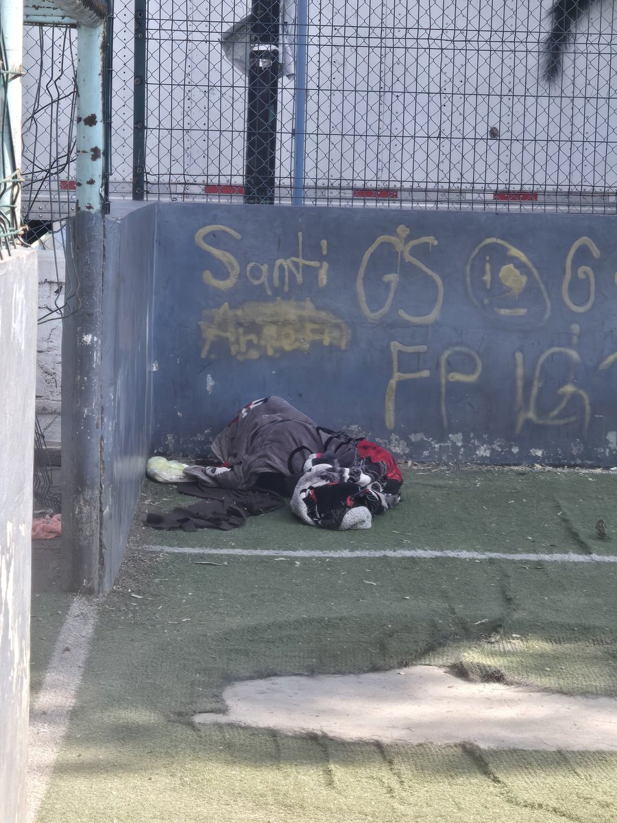 tonatzinC's tweet photo. @AlessandraRdlv Ojalá que pronto pasen por aquí, este lugar cada día esta peor. Se ha reportado varias veces. https://t.co/kK3FJWUrTm