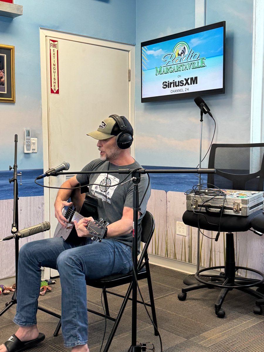 RadioMargaritaville tweet media