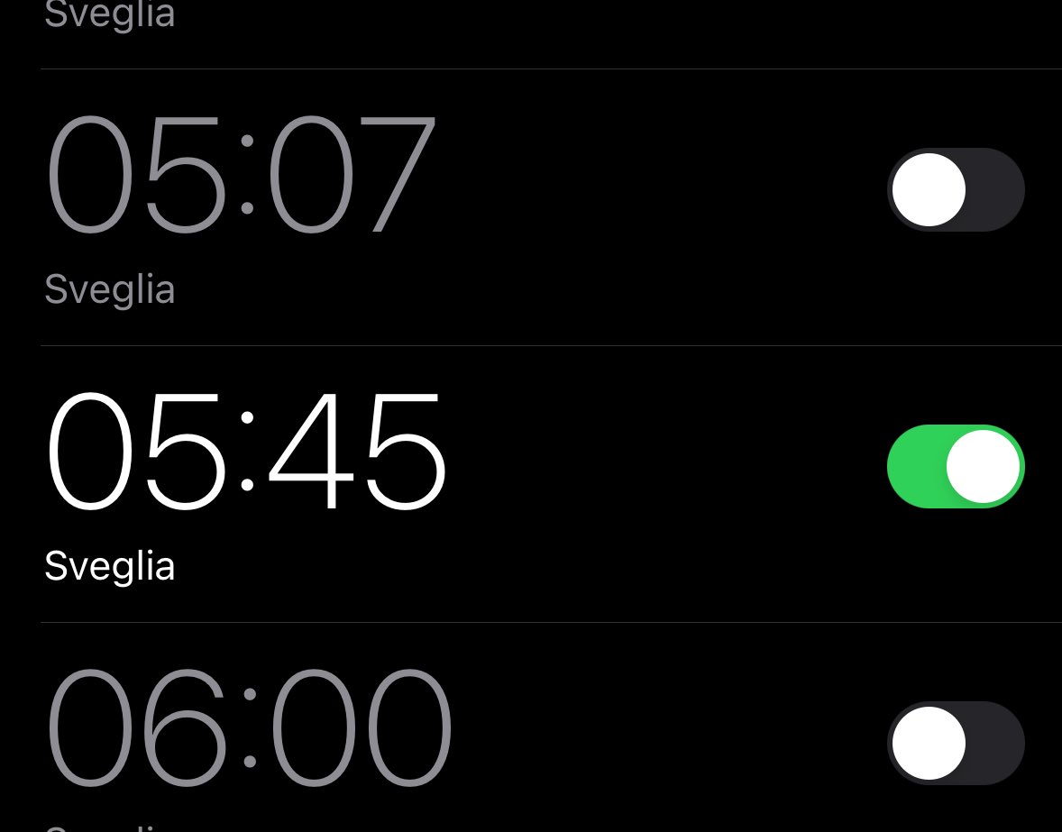 mazzadabaseba11's tweet photo. quando sai che domani lavorerai 9h, ne studierai 3 e alle 19 avrai comunque voglia di fare altro perché sei giovane 🎻 https://t.co/sQ3goNsPEg