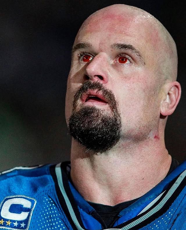 BlindIndex's tweet image. in 2005, Nike partnered with Bausch &amp;amp; Lomb to release MaxSight, performance-tinted contact lenses designed to reduce glare and enhance contrast for athletes. Available in grey-green for bright conditions and amber for tracking fast-moving objects, they were a hit with both…