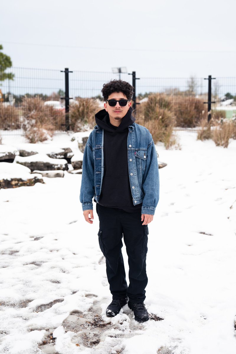 XCa1iber's tweet photo. Houston Snow Day ❄️ https://t.co/QhwEeflV1k