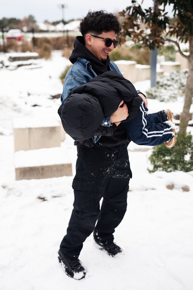 XCa1iber's tweet photo. Houston Snow Day ❄️ https://t.co/QhwEeflV1k