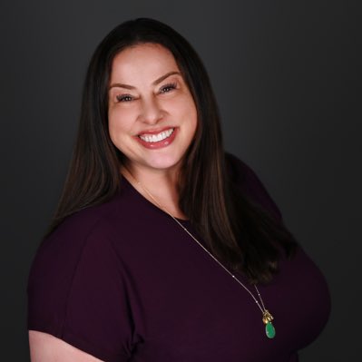 Hannah Kahn tweet media