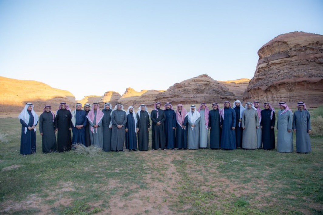 وين ما وجّهت تلقاها ربيع ❤️🇸🇦

سمو #ولي_العهد الأمير محمد بن سلمان بن عبدالعزيز في #العلا حيثُ التاريخ الذي يُلهم الحاضر وننطلق من خلاله للمُستقبل ..