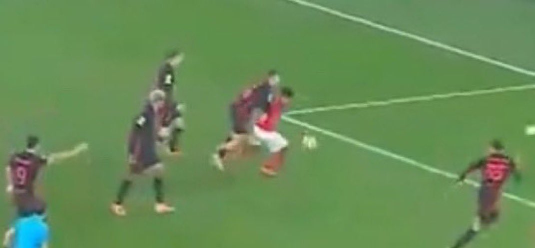 ElmrG94's tweet photo. @ESPNFC notice ESPN not mention anything about these 2 questionable calls that favored their club Barcelona… https://t.co/X9vxz8c0OL