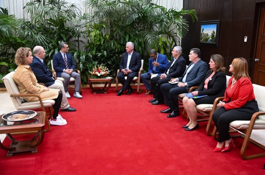 MaydaMauriBCF's tweet photo. Recibió presidente @DiazCanelB a presidentes de @tusebgovtr, Instituto de Vacunas e Instituto de Biotecnología de #Turkiye, con quienes @MINSAPCuba y @BioCubaFarma identifican intereses en el desarrollo, producción y comercialización de productos novedosos, de beneficio mutuo. https://t.co/oD7lPRCCKD