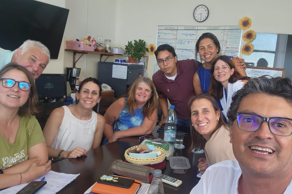 Hoy nos reunimos en el <a href="/hcmquintela/">Hospital de Clínicas Dr. Manuel Quintela</a> parte del equipo del CELAU y <a href="/TenemoselaUy/">Tenemos ELA</a> 
Proyectos, coordinación, desafíos para este año y a futuro