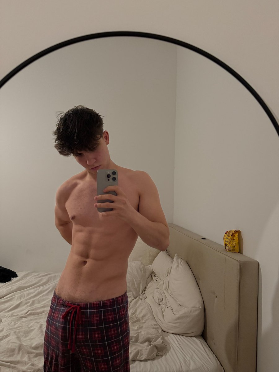 Would you let me fuck you? 😏

25% OFF - onlyfans.com/manutwinkx