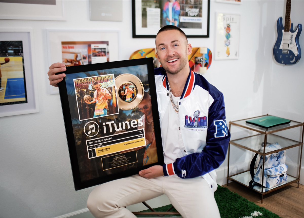 My debut EP—DESERT MONEY MIXTAPE—released atop the Top Hip-Hop Albums chart for featured bestsellers on iTunes 🔋🚀 Thank you to all my real ones/day ones who pre-ordered the mixtape!! 💚