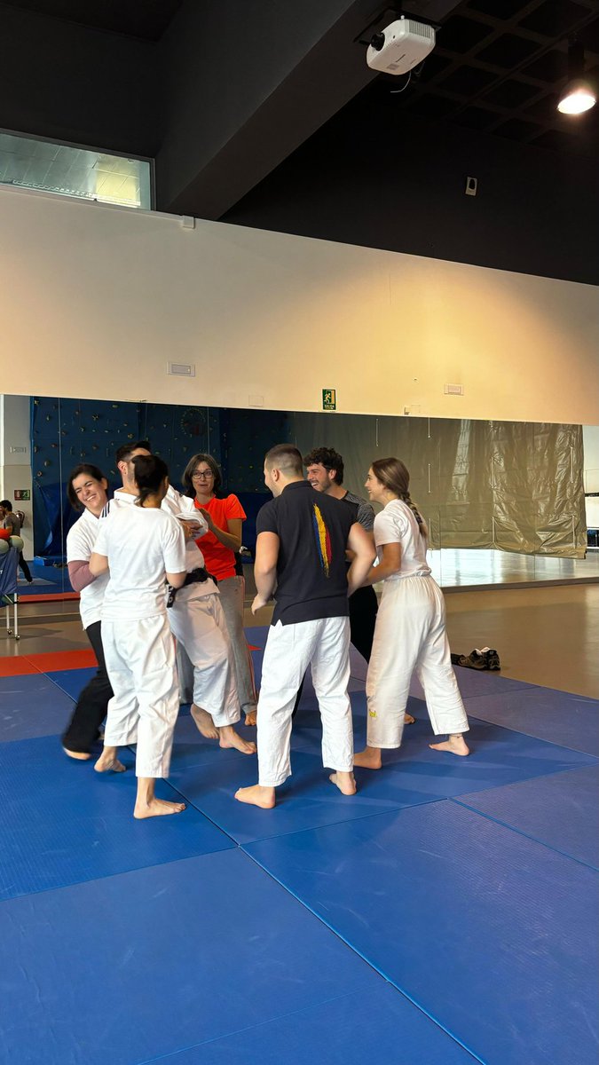 PeopleBronx's tweet photo. Judo Beyond Boundaries: Social Inclusion through Safe Falls &amp; Imagination Games🥋

Day 2 
Theoretical Foundations of Safe Falling Techniques and Injury Prevention at Universidad de Sevilla 

#ErasmusPlus #EC #ANPCDEFP #BronxSportClub #FALLIMAG4JUDO #UniversidadDeSevilla #FujiClub https://t.co/unKKpZnOPq