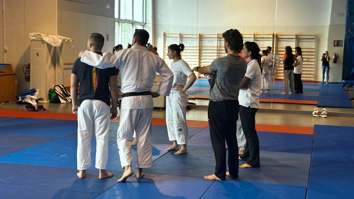 PeopleBronx's tweet photo. 🥋Judo Beyond Boundaries: Social Inclusion through Safe Falls &amp; Imagination Games

🥋Theoretical Foundations of Safe Falling Techniques and Injury Prevention at Universidad de Sevilla 

#ErasmusPlus #EC #ANPCDEFP #BronxSportClub #FALLIMAG4JUDO #UniversidadDeSevilla #FujiClub https://t.co/Ud2Vq2TmrN