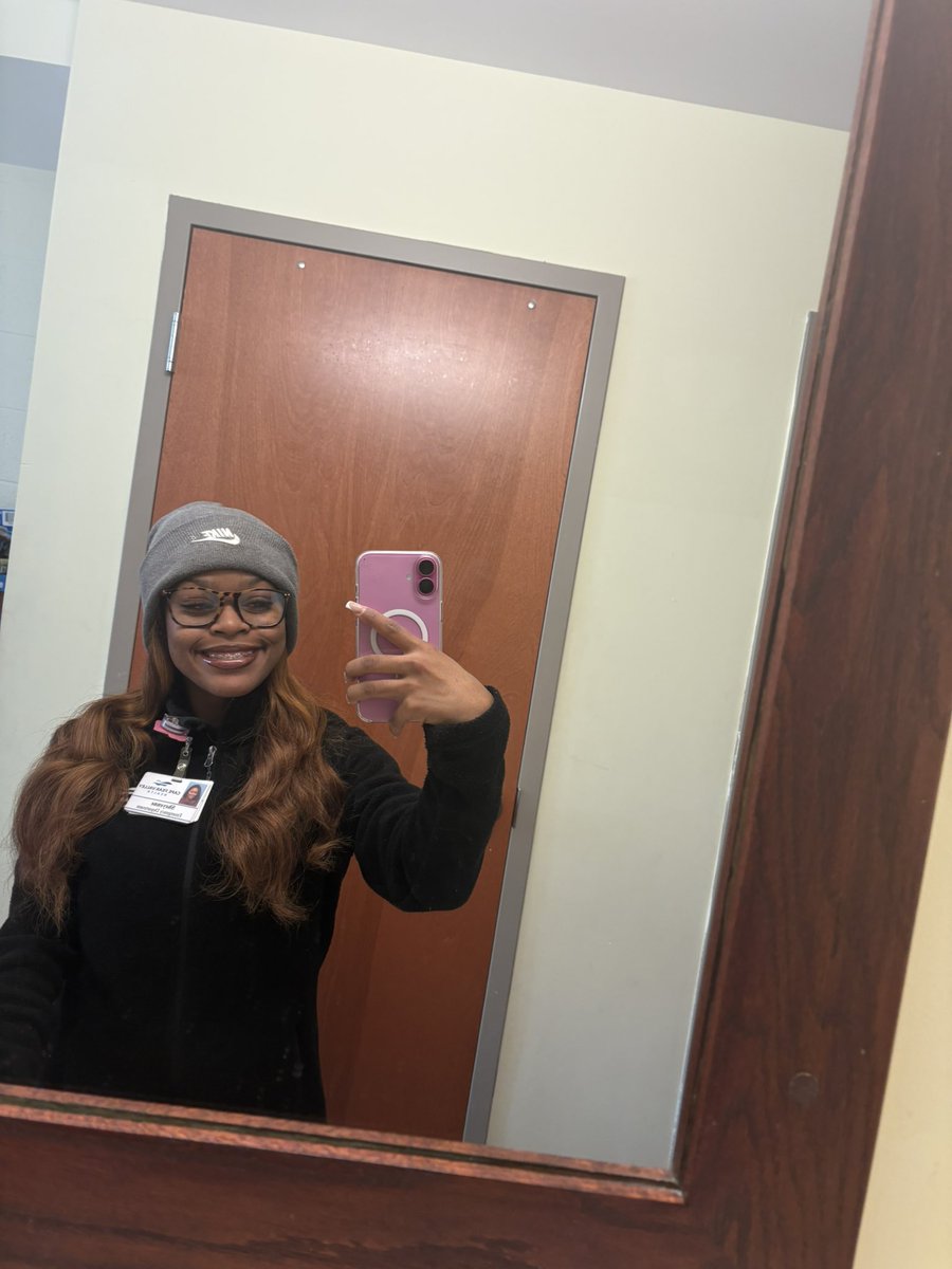 joyner_shameka's tweet image. One daughter is feeling much better from
being down with a common virus  and the other has just began her application for nursing school with a gps of 3.9 while being accepted into the National Society of Leadership Success.  #GratefulHeart today #momfirst ❤️